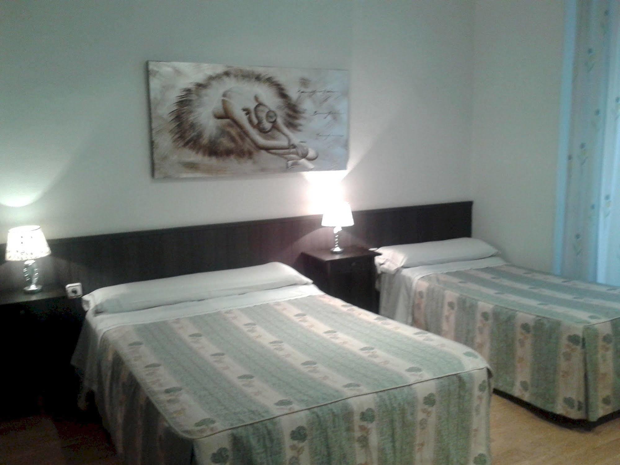 Guest house Bruna Paseo Del Prado 2*